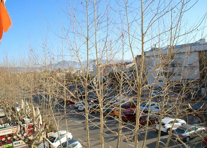 Centre إمبوريابرافا